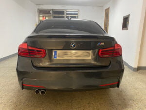 Vista trasera de BMW 320D